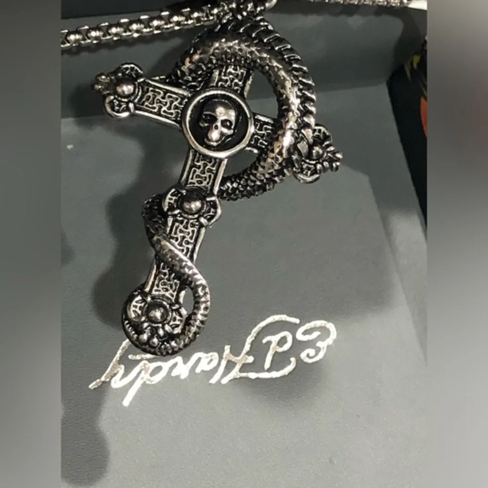 Ed Hardy Men’s silver serpent cross gothic charm neckchain new in hardcase new‎